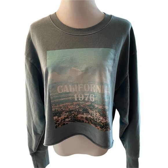 Colsie California 1976 Boxie Fit Cropped Sweatshirt - Size MED - Picture 1 of 7